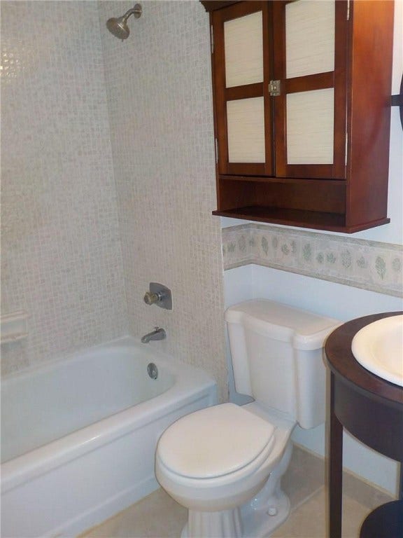 104 Royal Park Drive, #2H, Oakland Park, FL 33309 104 Royal Park Drive, #2H, Oakland Park, FL 33309