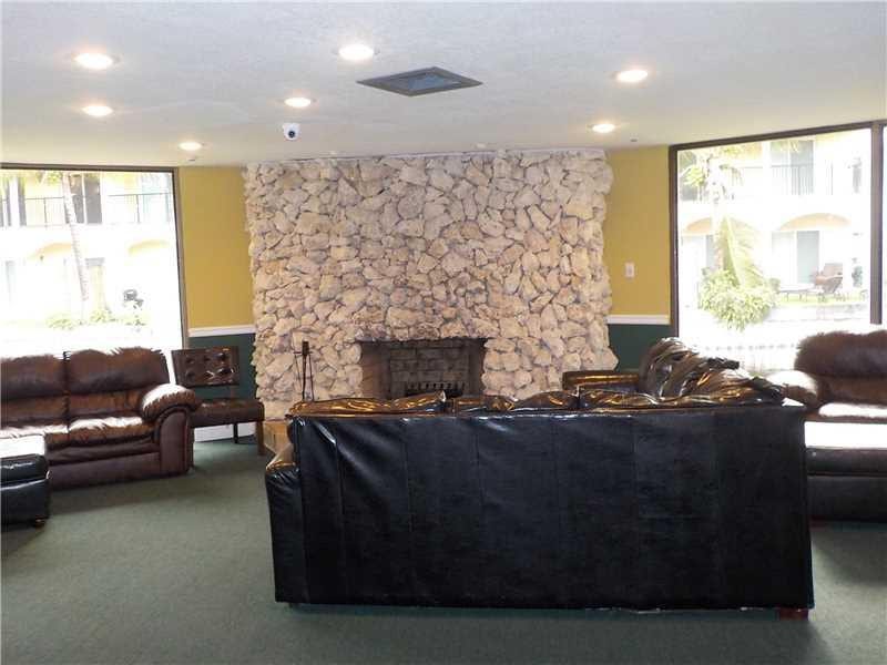 104 Royal Park Drive, #2H, Oakland Park, FL 33309 104 Royal Park Drive, #2H, Oakland Park, FL 33309
