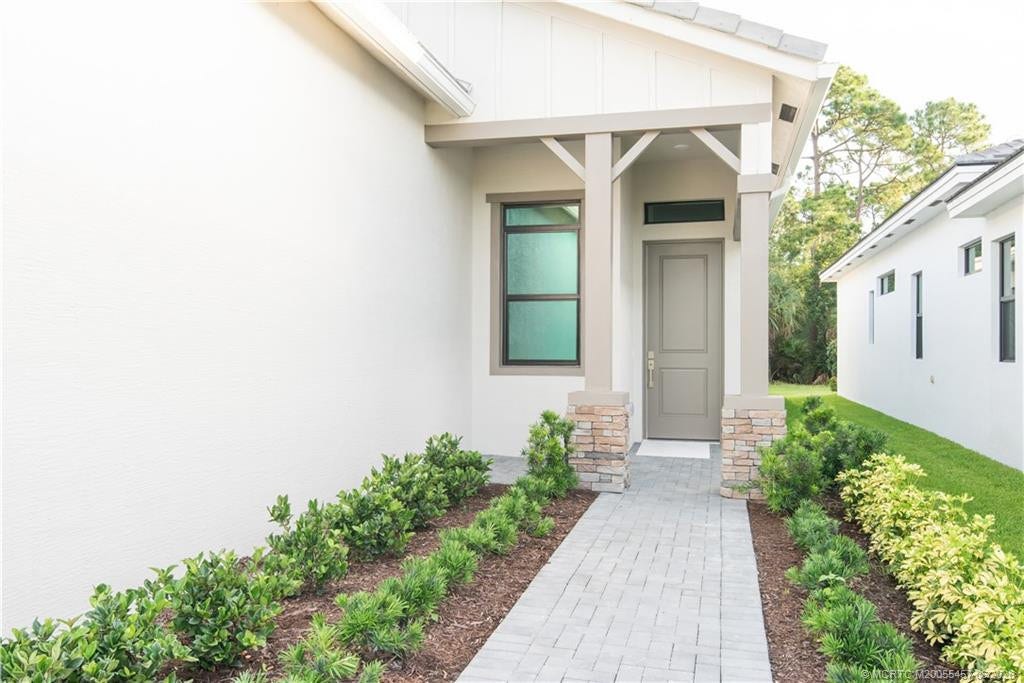 104 SE Strada Cervaro, Port St Lucie, FL 34952 Photo 3