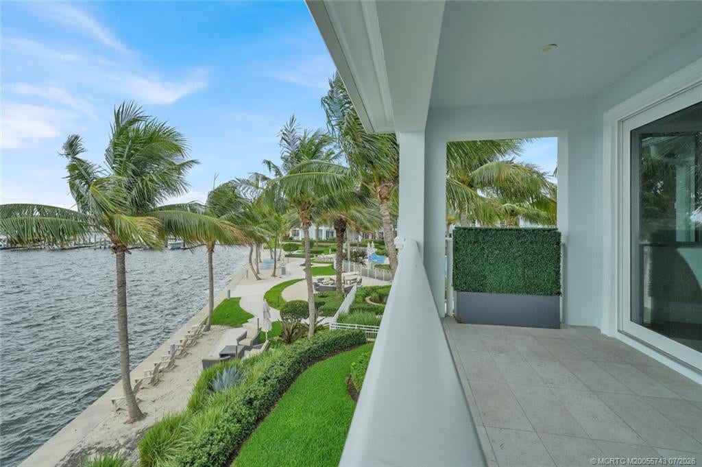 104 Water Club N, North Palm Beach, FL 33408 Main bedroom deck overlooking marina