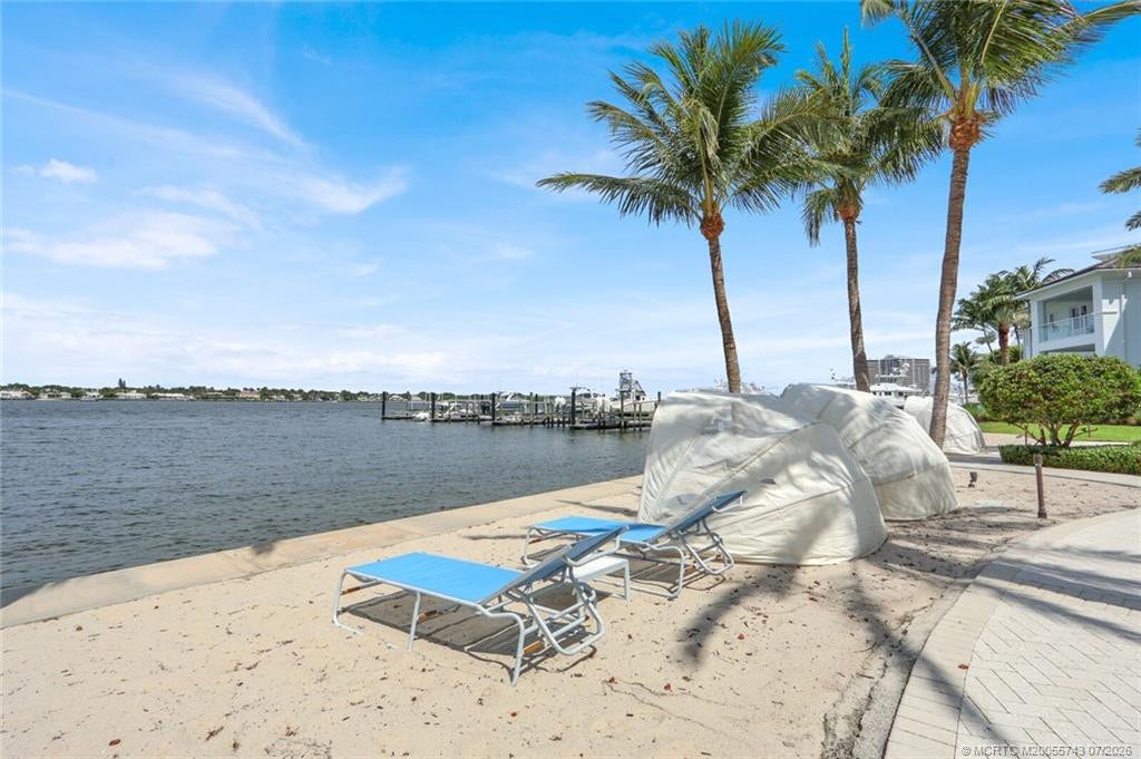 104 Water Club N, North Palm Beach, FL 33408 beach/boat dock