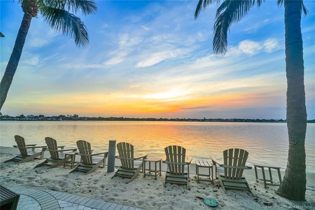 104 Water Club N, North Palm Beach, FL 33408 SUNRISE FROM BEACH AREA