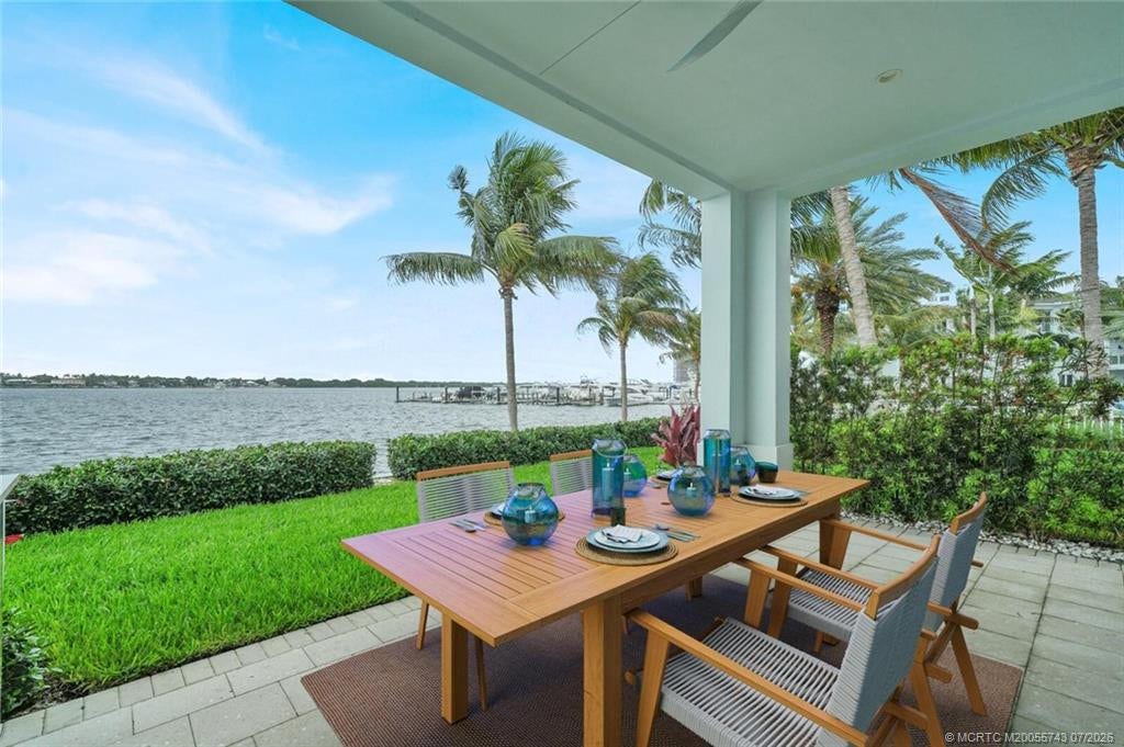 104 Water Club N, North Palm Beach, FL 33408 Virtually staged