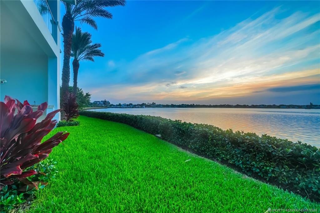104 Water Club N, North Palm Beach, FL 33408 SUNRISE
