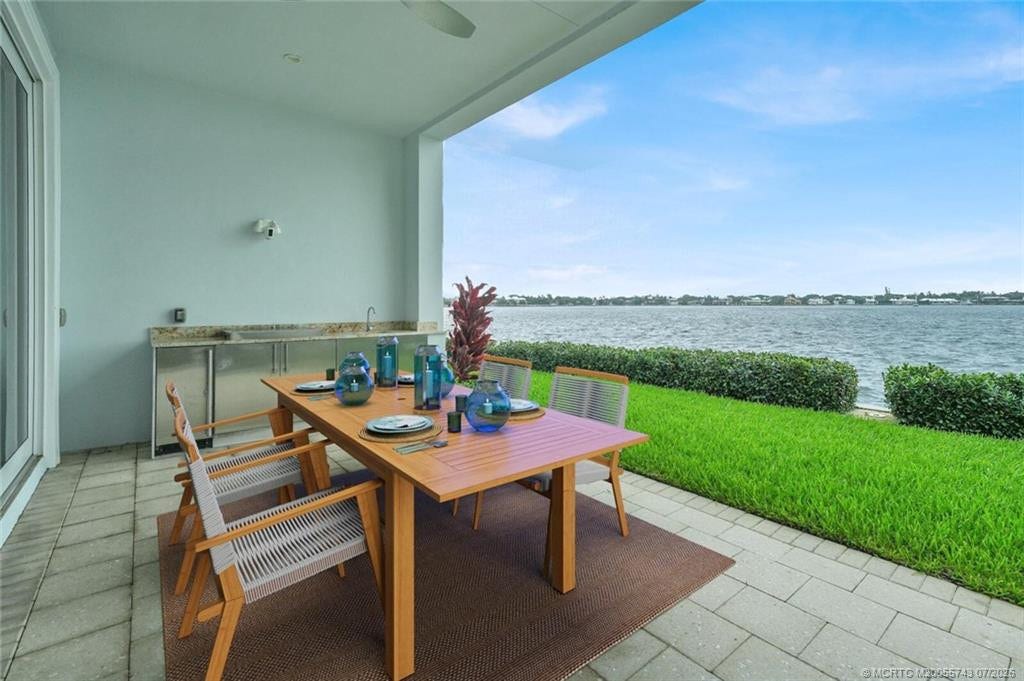 104 Water Club N, North Palm Beach, FL 33408 Virtually staged