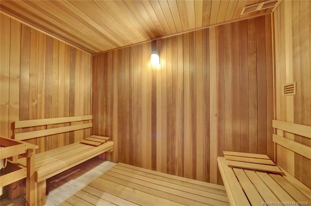104 Water Club N, North Palm Beach, FL 33408 Sauna and Spa rooms