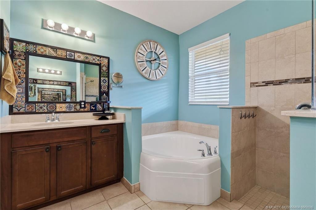 Main Bath Pic 2