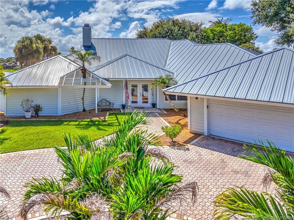 6420 SE Winged Foot Drive, Stuart, FL 34997 Photo 2