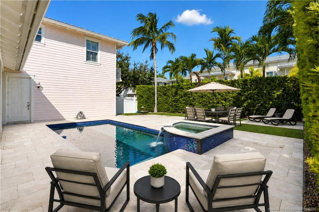 1421 Windley Key Way, Jupiter, FL 33458 Saltwater Pool & Spa