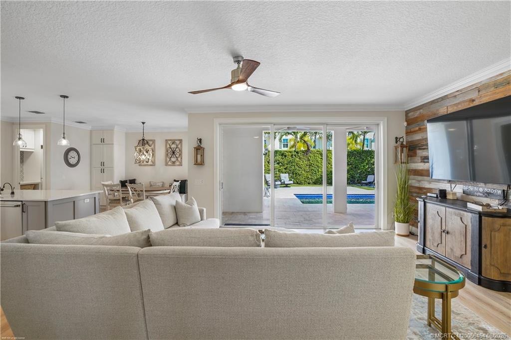 1421 Windley Key Way, Jupiter, FL 33458 Sliders to Pool