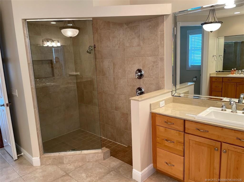 4743 SW Bermuda Way, Palm City, FL 34990 Master shower