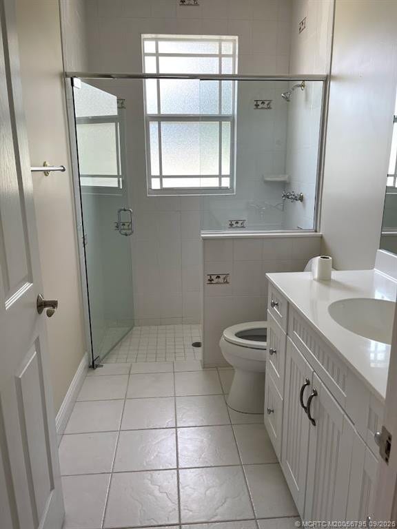 4743 SW Bermuda Way, Palm City, FL 34990 Guest bath
