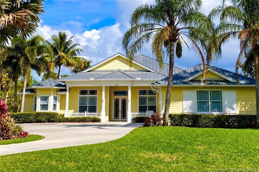 4743 SW Bermuda Way, Palm City, FL 34990 Welcome home