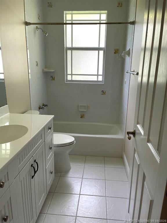4743 SW Bermuda Way, Palm City, FL 34990 Guest bath