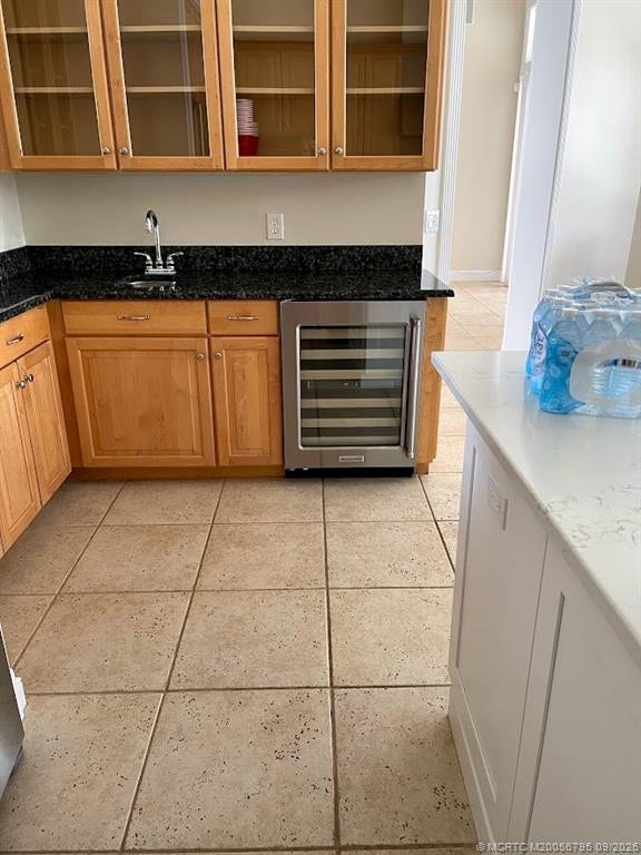 4743 SW Bermuda Way, Palm City, FL 34990 Kitchen with wine cooler