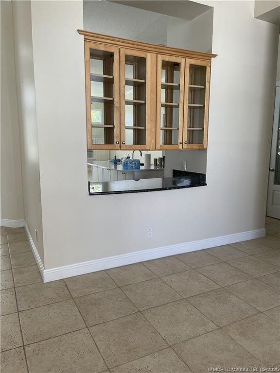 4743 SW Bermuda Way, Palm City, FL 34990 Pass-thru from kitchen to dining
