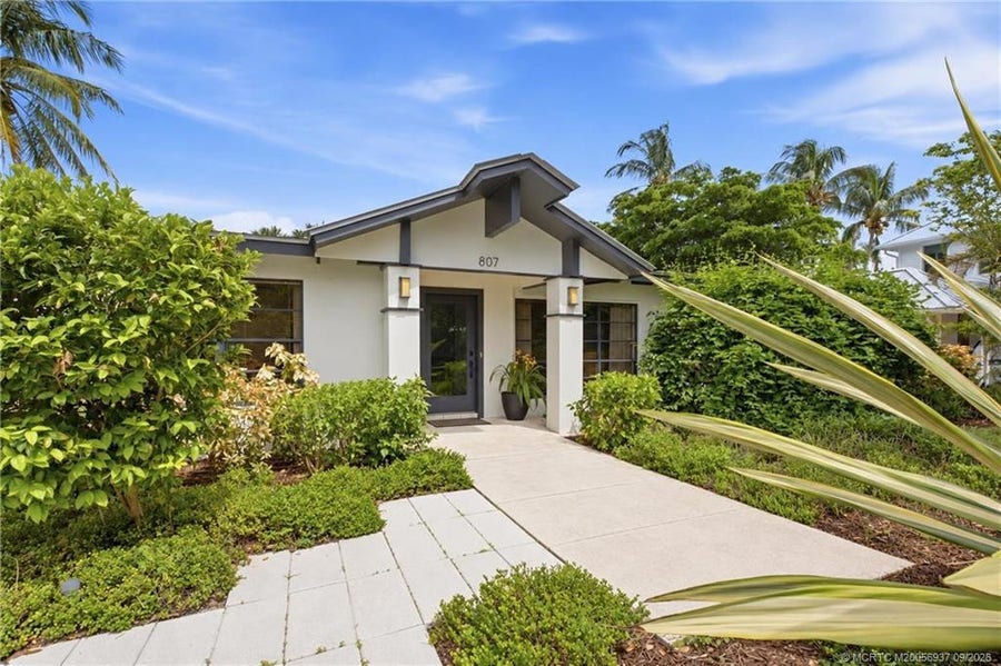 Property photo for 807 SE Weir Street, Stuart, FL