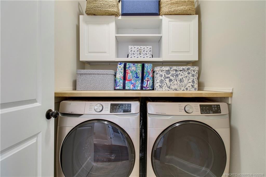 1002 SE Riverside Drive, Stuart, FL 34996 2nd floor washer & dryer