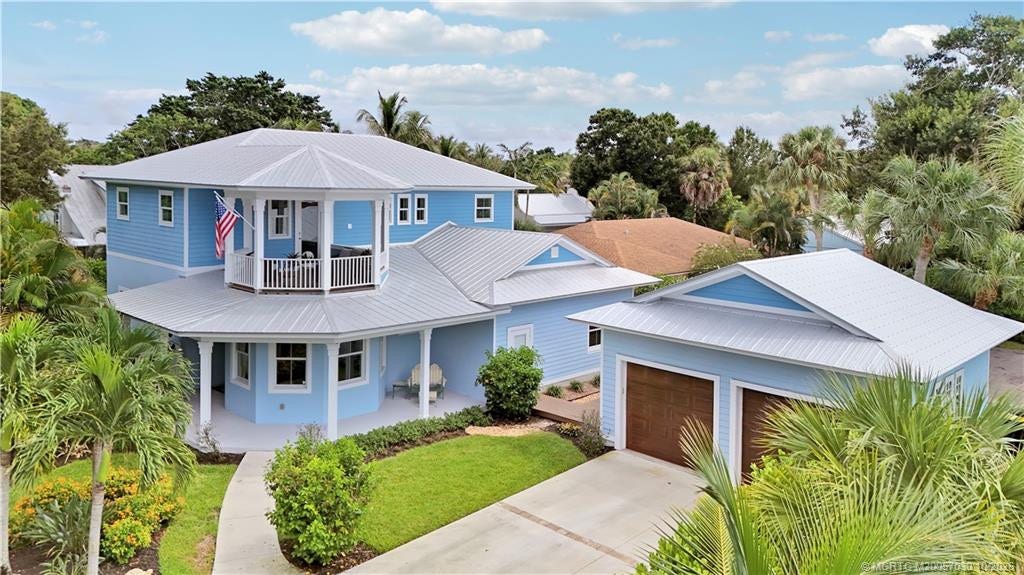 1002 SE Riverside Drive, Stuart, FL 34996 Photo 2