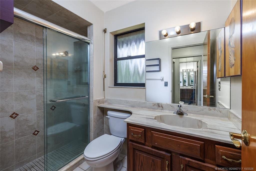 160 SE Duxbury Avenue, Port St Lucie, FL 34983 Primary bathroom