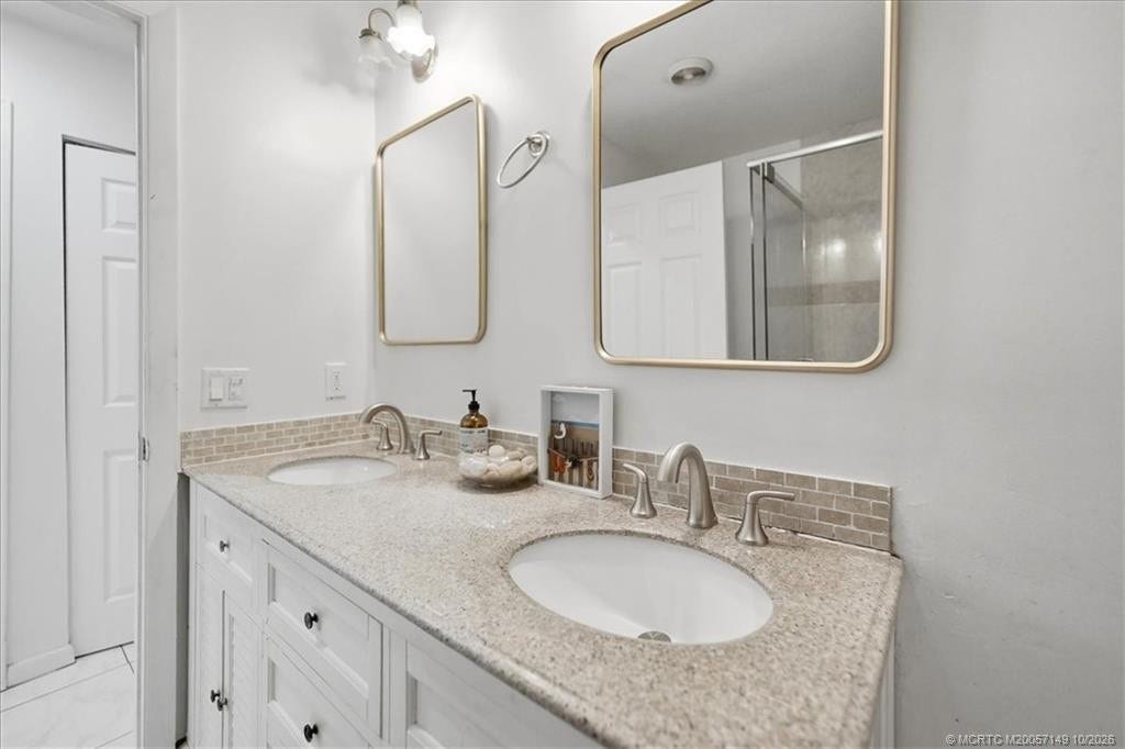 1357 SE Oakmont Lane SE, Port St Lucie, FL 34952 Photo 3