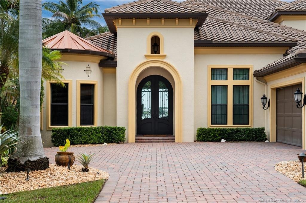 1395 SE Saint Lucie Boulevard, Stuart, FL 34996 Photo 1