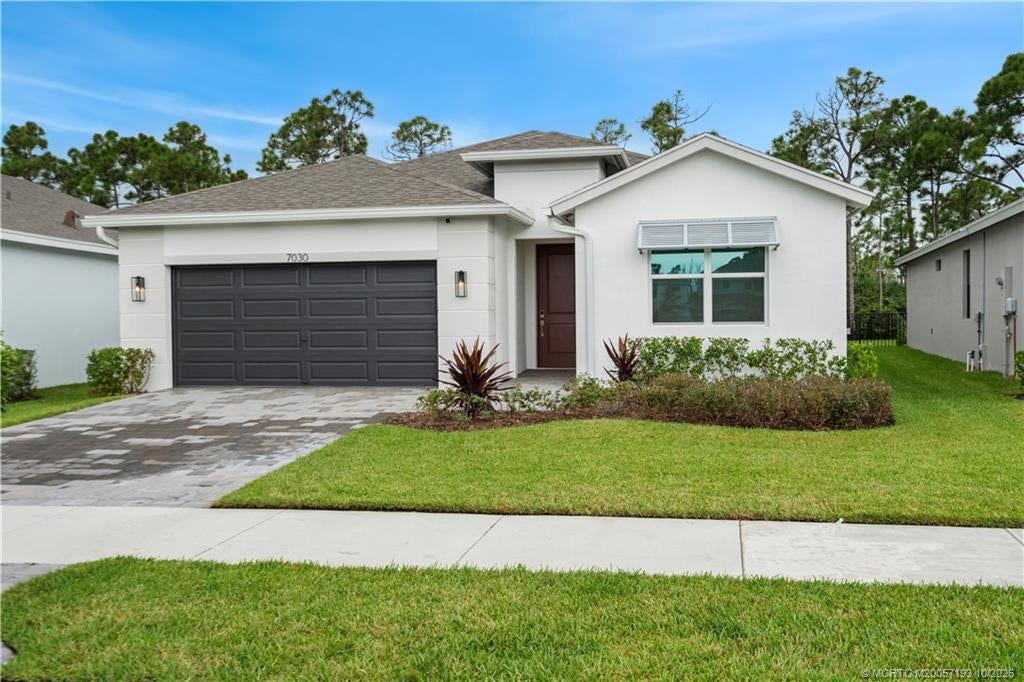 7030 SE Park Trace Drive, Stuart, FL 34997 Photo 2