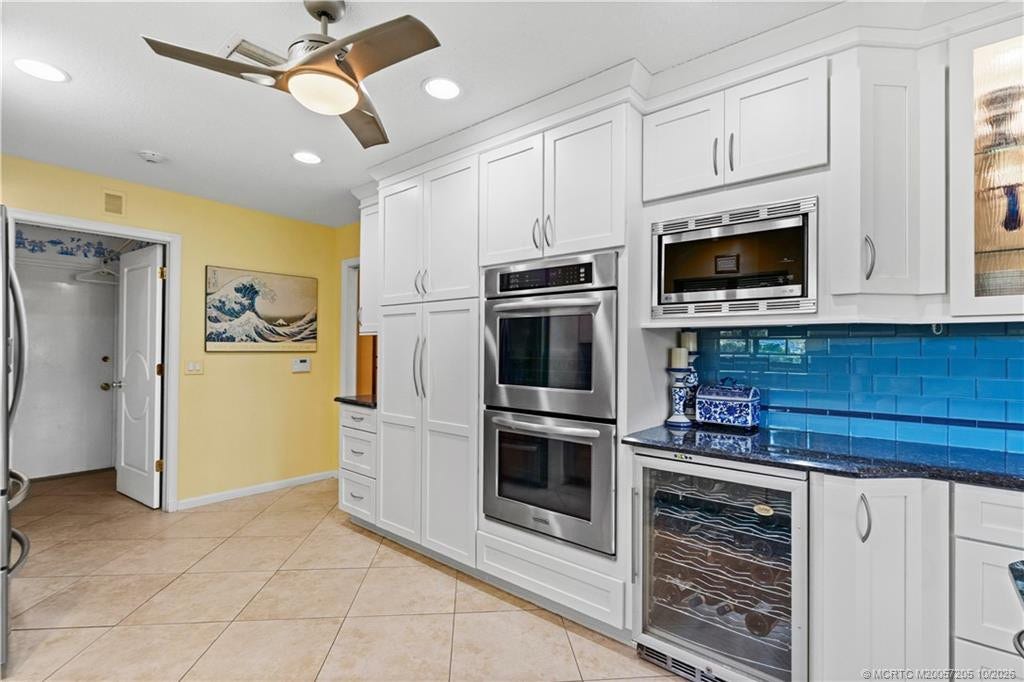 1423 SW Troon Circle, Palm City, FL 34990 Double Ovens, wine cooler