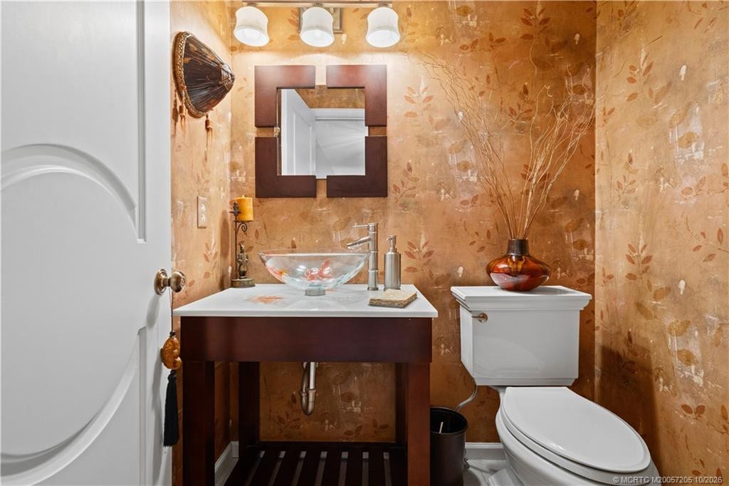 1423 SW Troon Circle, Palm City, FL 34990 powder room