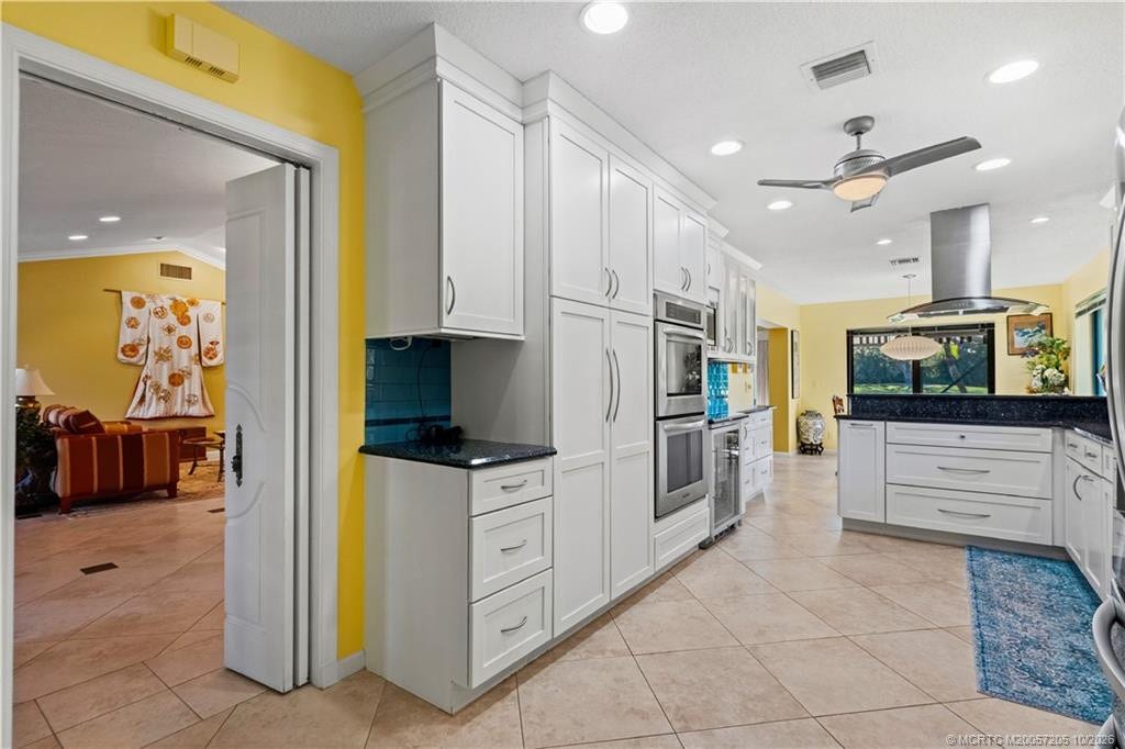 1423 SW Troon Circle, Palm City, FL 34990 thoughtfully laid out kitchen
