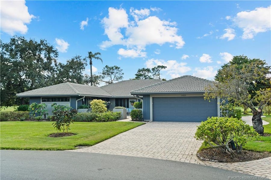 Property photo for 1423 SW Troon Circle, Palm City, FL