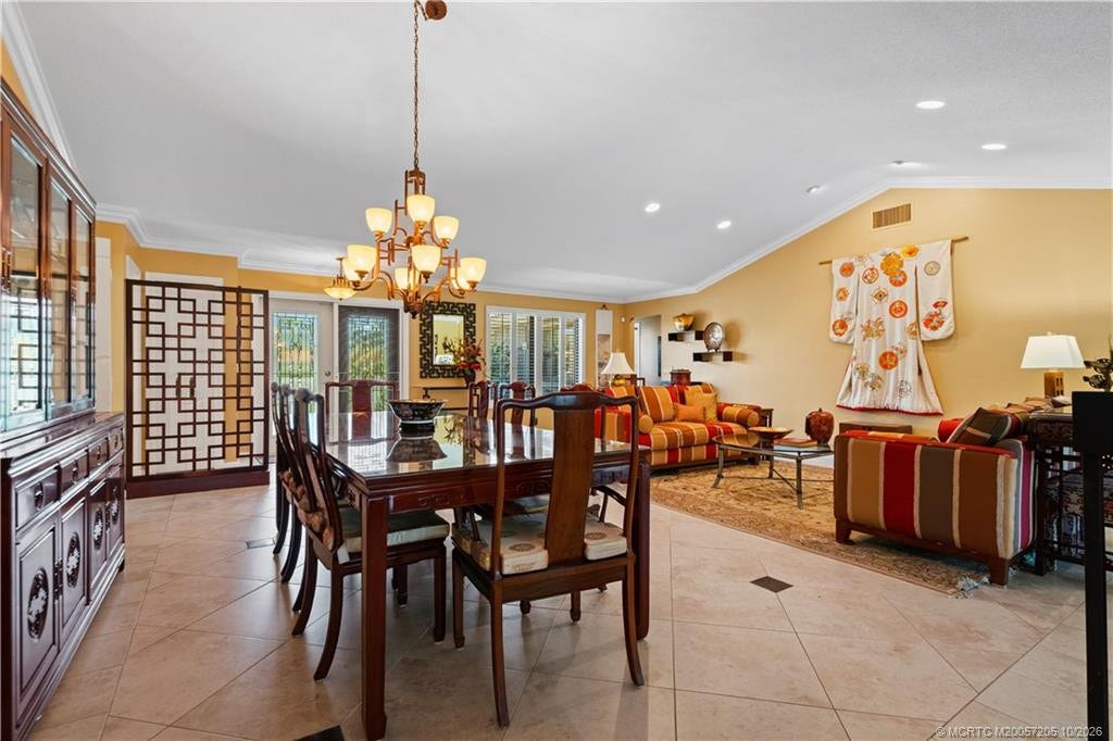 1423 SW Troon Circle, Palm City, FL 34990 high ceilings and crown molding