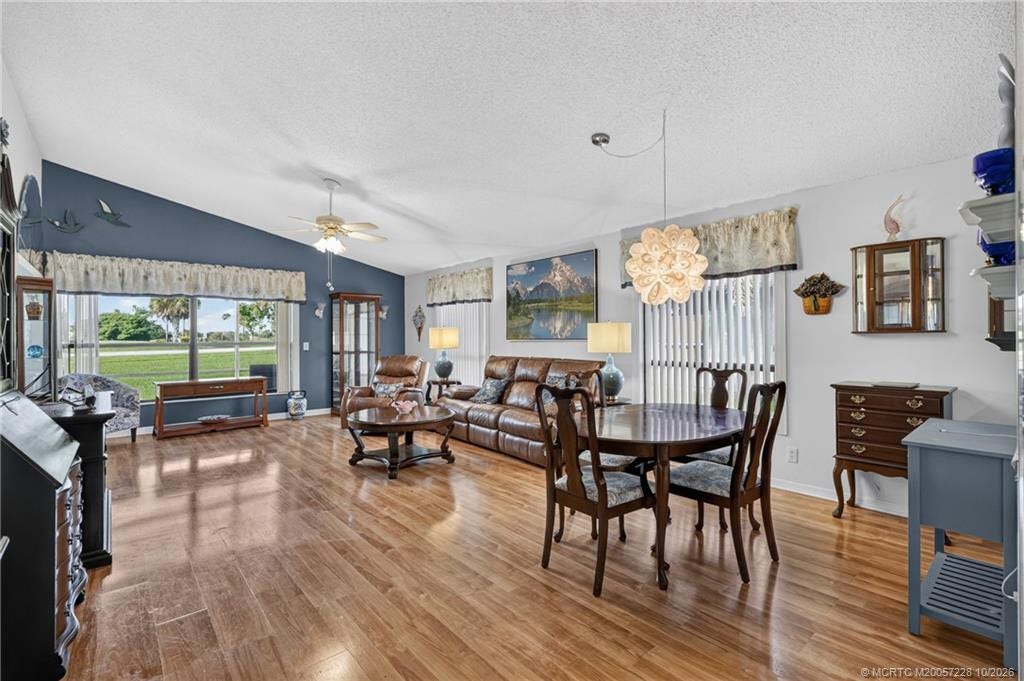 Dining room/Living room