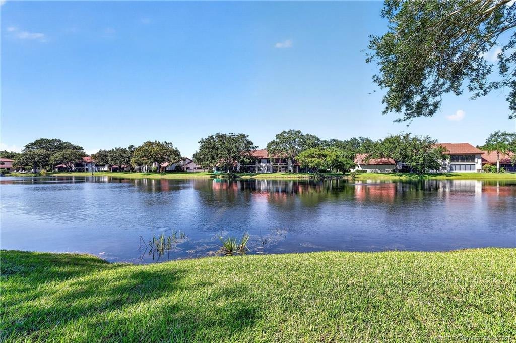 6070 SE Martinique Drive, #202, Stuart, FL 34997 Photo 4