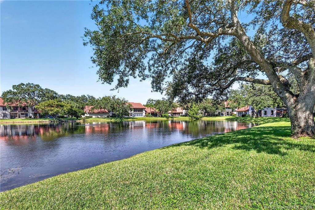 6070 SE Martinique Drive, #202, Stuart, FL 34997 Photo 5