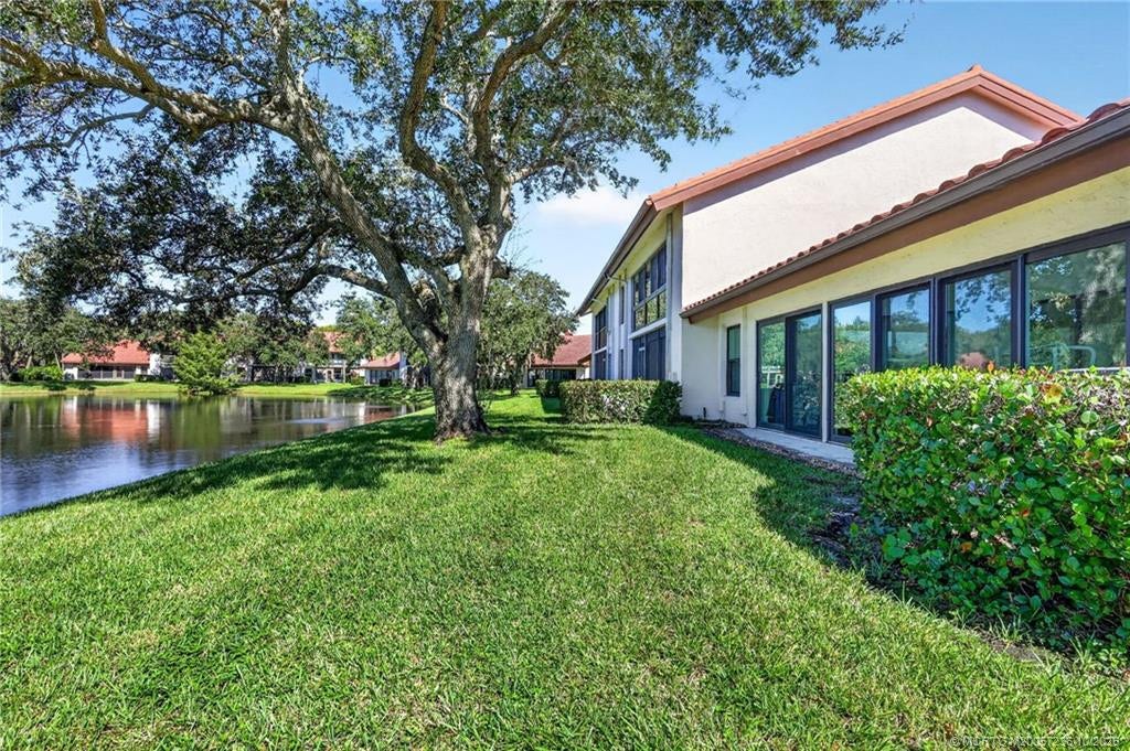 6070 SE Martinique Drive, #202, Stuart, FL 34997 Photo 3