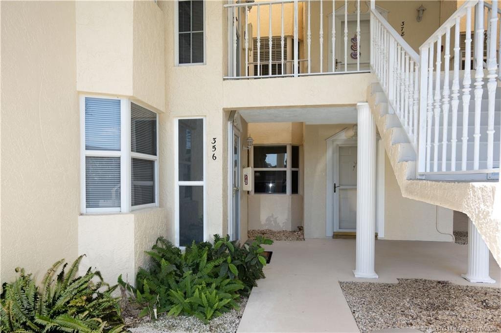 356 Grove Isle Circle, Vero Beach, FL 32962 Photo 1