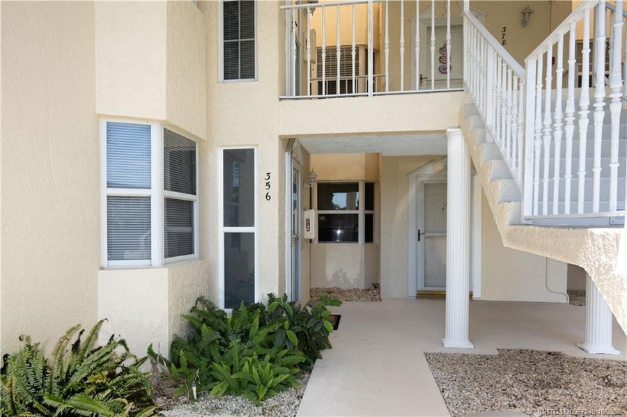 Property photo for 356 Grove Isle Circle, Vero Beach, FL