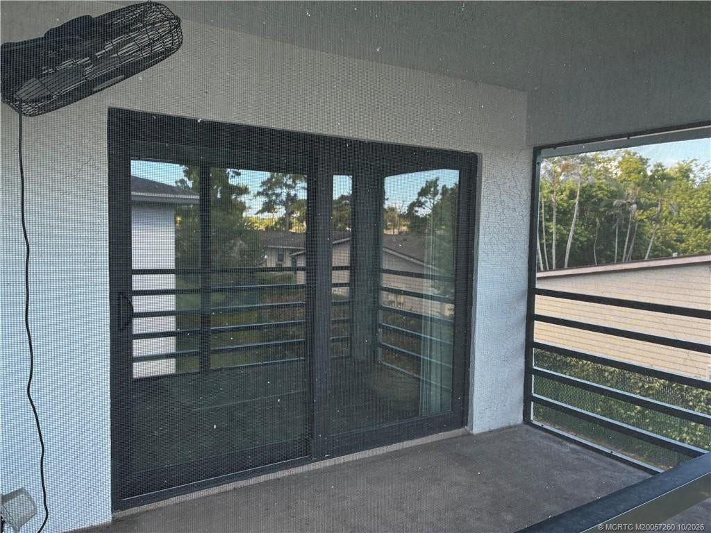 1200 SE Parkview Place SE, #F6, Stuart, FL 34994 Photo 5
