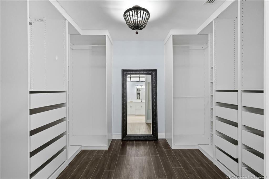 2657 SW Harem Circle, Port St Lucie, FL 34953 A finished closet for your wardrobe