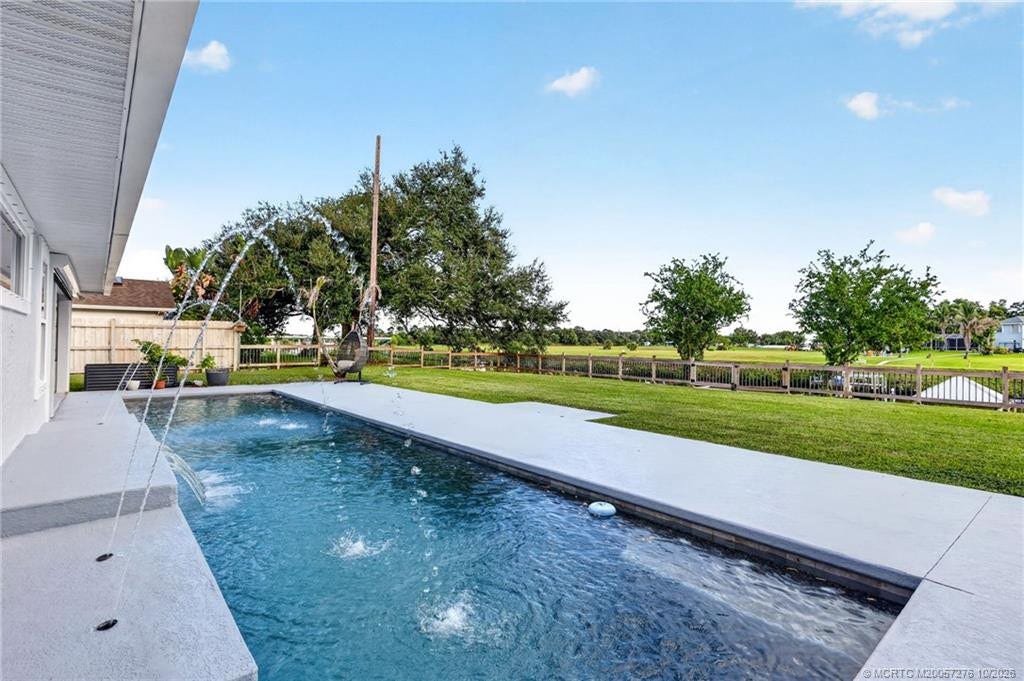 2657 SW Harem Circle, Port St Lucie, FL 34953 Fountains and a waterfall