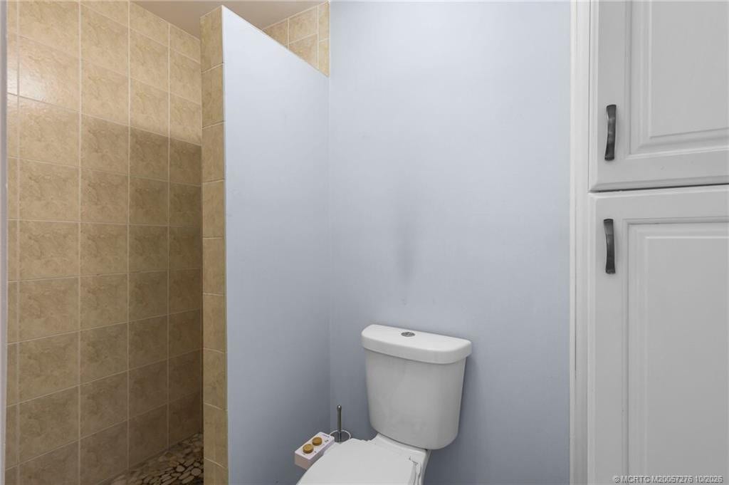 2657 SW Harem Circle, Port St Lucie, FL 34953 Separate shower