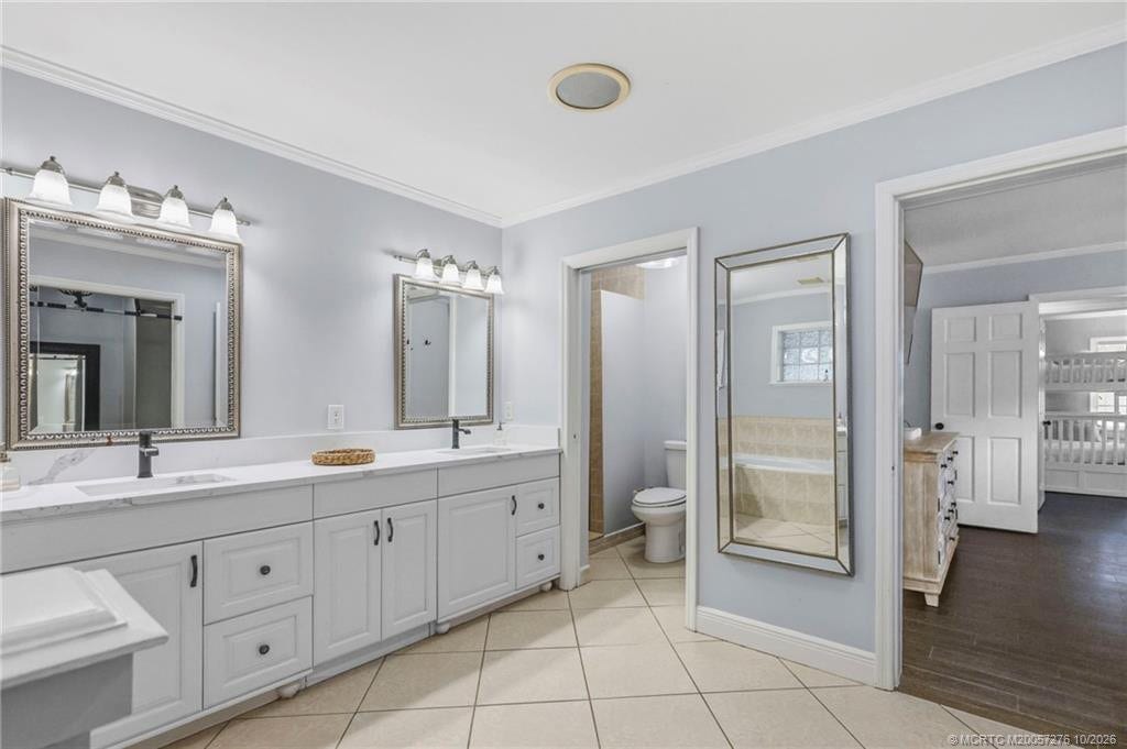 2657 SW Harem Circle, Port St Lucie, FL 34953 Double-sink and extra counter space