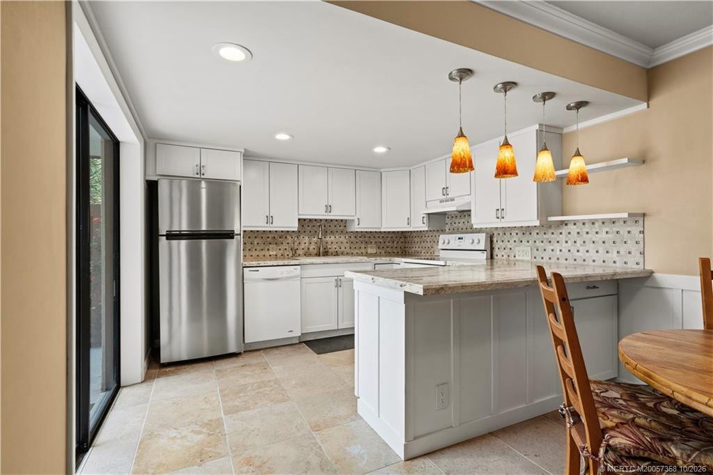 5863 SE Riverboat Drive, Stuart, FL 34997 Photo 9