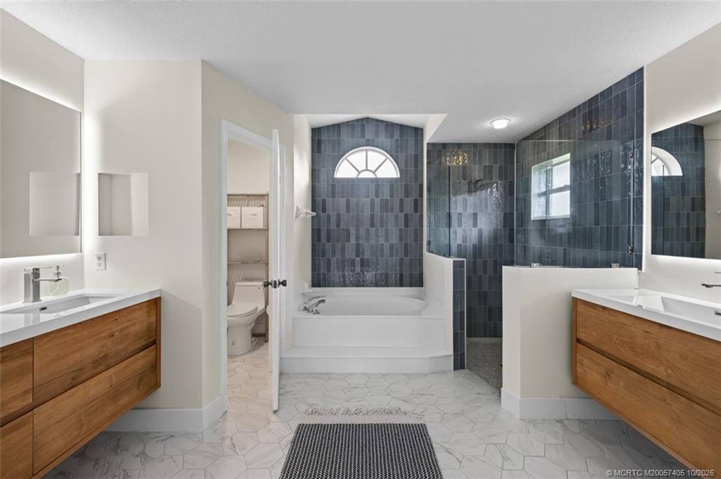 1812 NE Crabtree Lane, Jensen Beach, FL 34957 Primary Bath