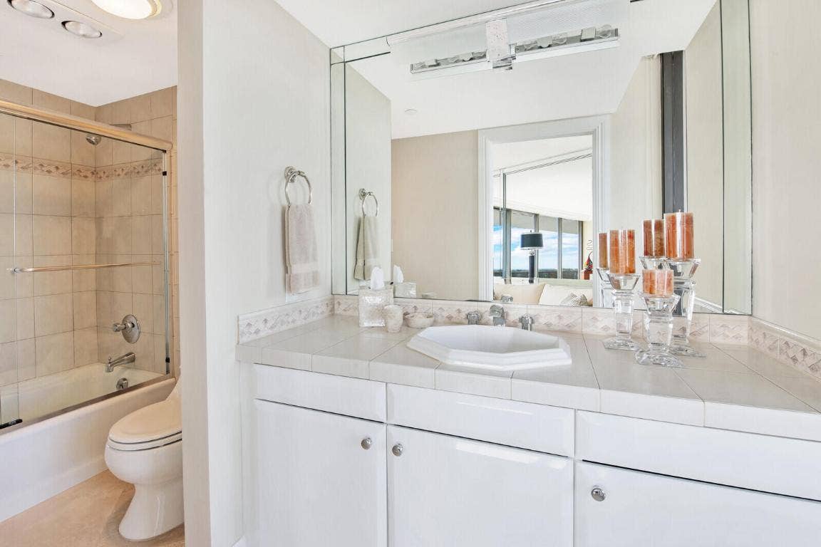 100 Lakeshore Drive, #551, North Palm Beach, FL 33408 100 Lakeshore Drive, #551, North Palm Beach, FL 33408