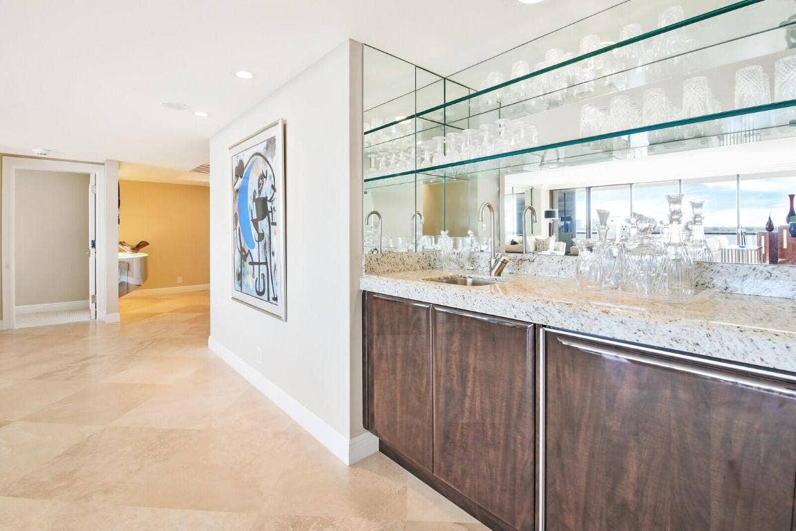 100 Lakeshore Drive, #551, North Palm Beach, FL 33408 100 Lakeshore Drive, #551, North Palm Beach, FL 33408