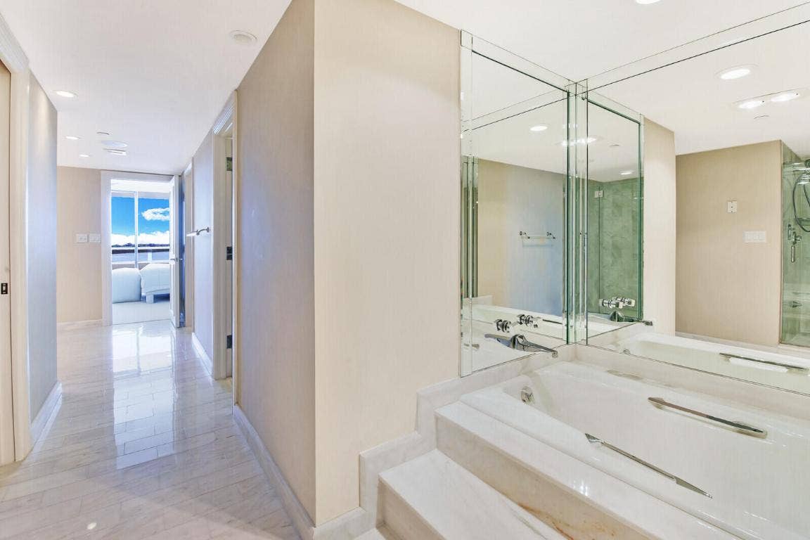 100 Lakeshore Drive, #551, North Palm Beach, FL 33408 100 Lakeshore Drive, #551, North Palm Beach, FL 33408