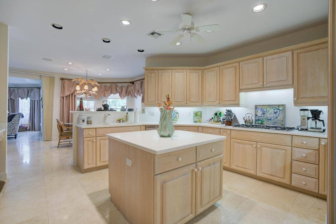 18625 SE Village Circle, Tequesta, FL 33469 18625 SE Village Circle, Tequesta, FL 33469