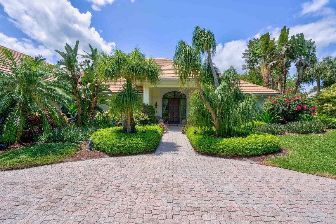 18625 SE Village Circle, Tequesta, FL 33469 18625 SE Village Circle, Tequesta, FL 33469